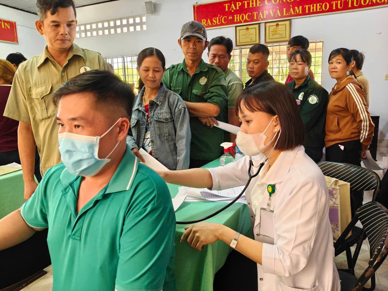 KHÁM QUẢN LÝ SỨC KHOẺ ĐỊNH KỲ VÀ KHÁM BỆNH NGHỀ NGHIỆP