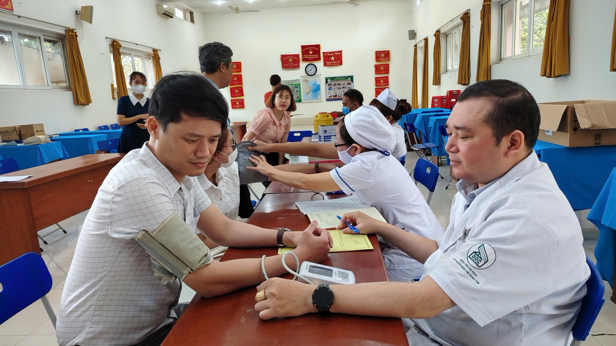 KHÁM QUẢN LÝ SỨC KHOẺ ĐỊNH KỲ VÀ KHÁM BỆNH NGHỀ NGHIỆP